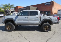 2019 Toyota Tacoma 4WD - Image 5