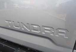 2014 Toyota Tundra 4WD Truck - Image 17