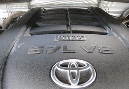 2014 Toyota Tundra 4WD Truck - Image 40