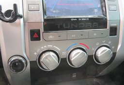 2014 Toyota Tundra 4WD Truck - Image 29