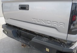 2014 Toyota Tundra 4WD Truck - Image 18