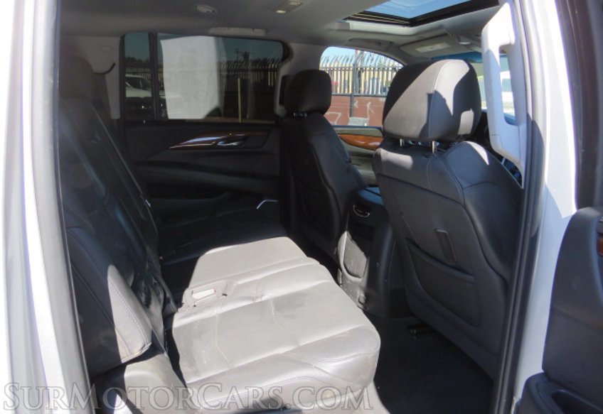 2019 Cadillac Escalade ESV - Image 32