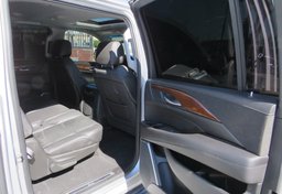 2019 Cadillac Escalade ESV - Image 24