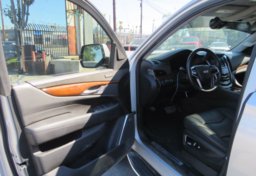 2019 Cadillac Escalade ESV - Image 21