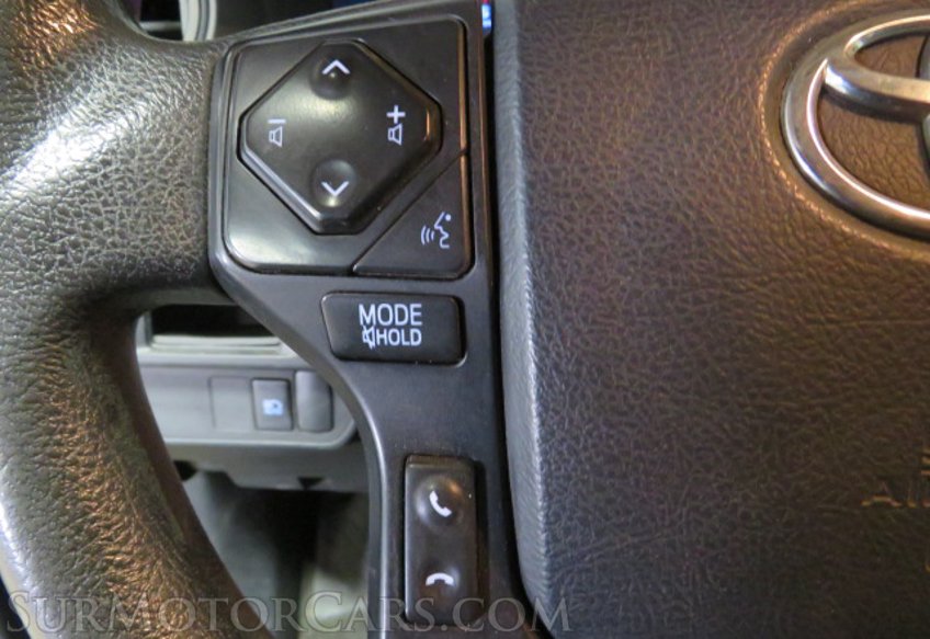 2019 Toyota Tacoma - Image 29