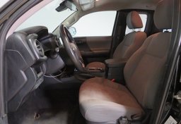 2019 Toyota Tacoma - Image 21