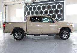 Thumbnail of 2017 Toyota Tacoma