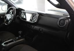 Thumbnail of 2017 Toyota Tacoma