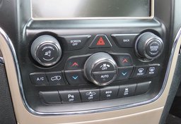 2015 Jeep Grand Cherokee - Image 44