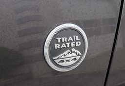 2015 Jeep Grand Cherokee - Image 29