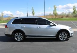 Thumbnail of 2017 Volkswagen Golf Alltrack