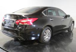 Thumbnail of 2016 Nissan Altima