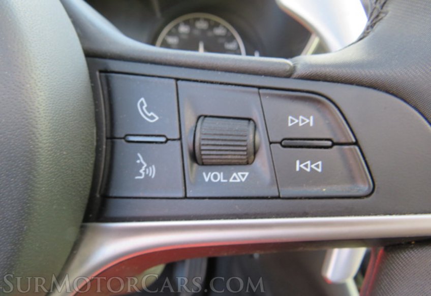 2017 Alfa Romeo Giulia - Image 37