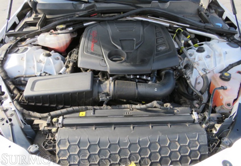 2017 Alfa Romeo Giulia - Image 46