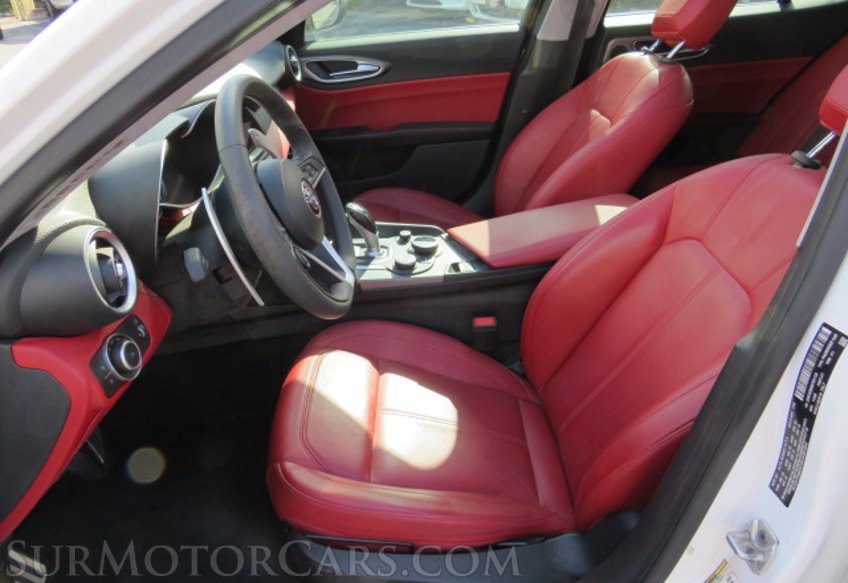 2017 Alfa Romeo Giulia - Image 23