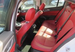 2017 Alfa Romeo Giulia - Image 27