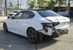 2017 Alfa Romeo Giulia - Image 9