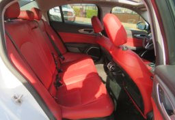 2017 Alfa Romeo Giulia - Image 28