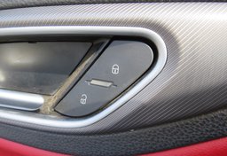 2017 Alfa Romeo Giulia - Image 40