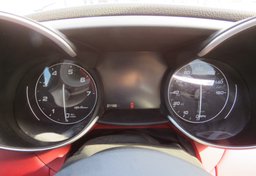 2017 Alfa Romeo Giulia - Image 32