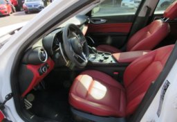 2017 Alfa Romeo Giulia - Image 25