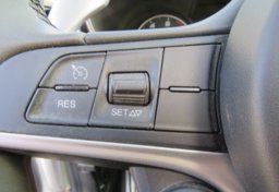 2017 Alfa Romeo Giulia - Image 39