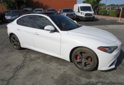 2017 Alfa Romeo Giulia - Image 4