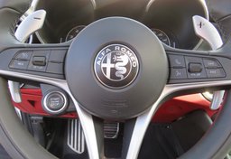 2017 Alfa Romeo Giulia - Image 38