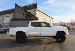 2022 Toyota Tacoma 4WD - Image 18