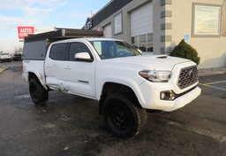 2022 Toyota Tacoma 4WD - Image 5