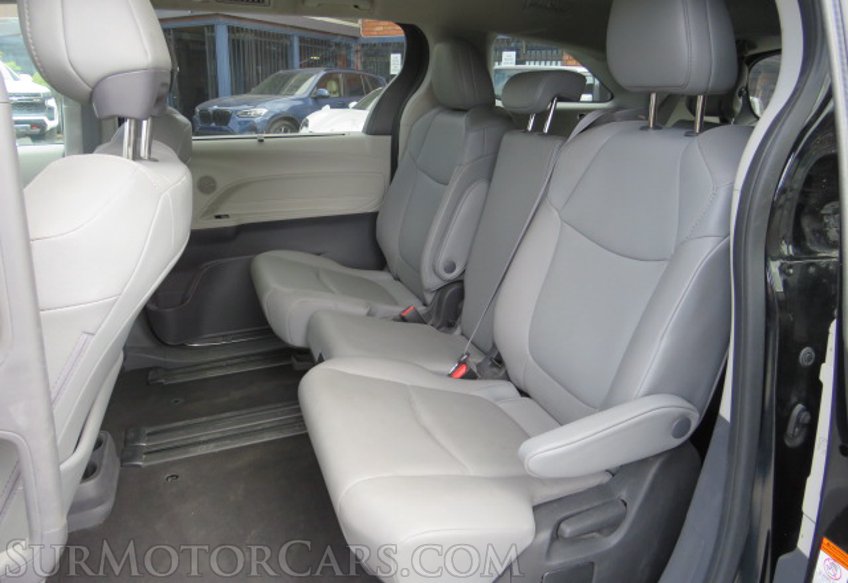 2022 Toyota Sienna - Image 34