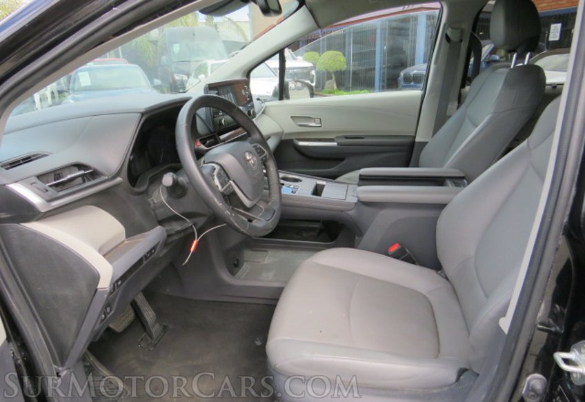 2022 Toyota Sienna - Image 37