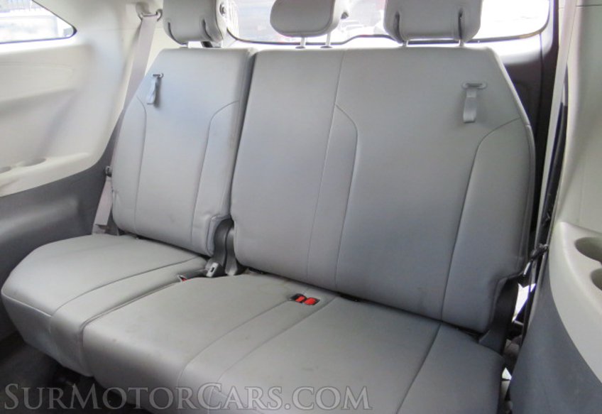 2022 Toyota Sienna - Image 43