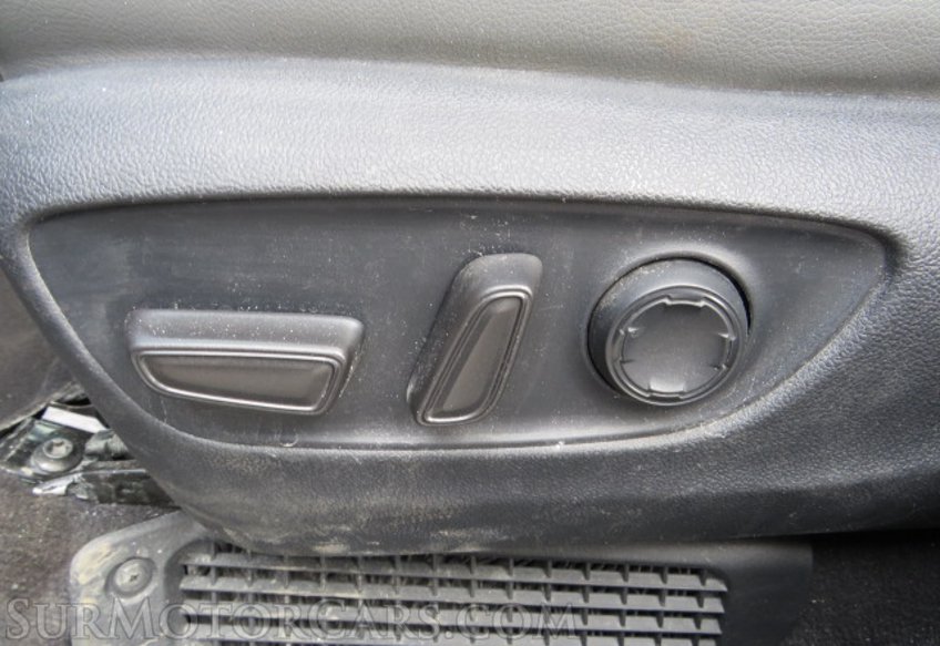 2022 Toyota Sienna - Image 24