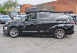 2022 Toyota Sienna - Image 6