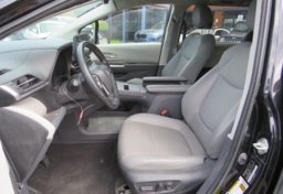 2022 Toyota Sienna - Image 31