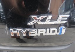 2022 Toyota Sienna - Image 13