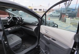 2022 Toyota Sienna - Image 44