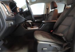 2022 Chevrolet Colorado - Image 21