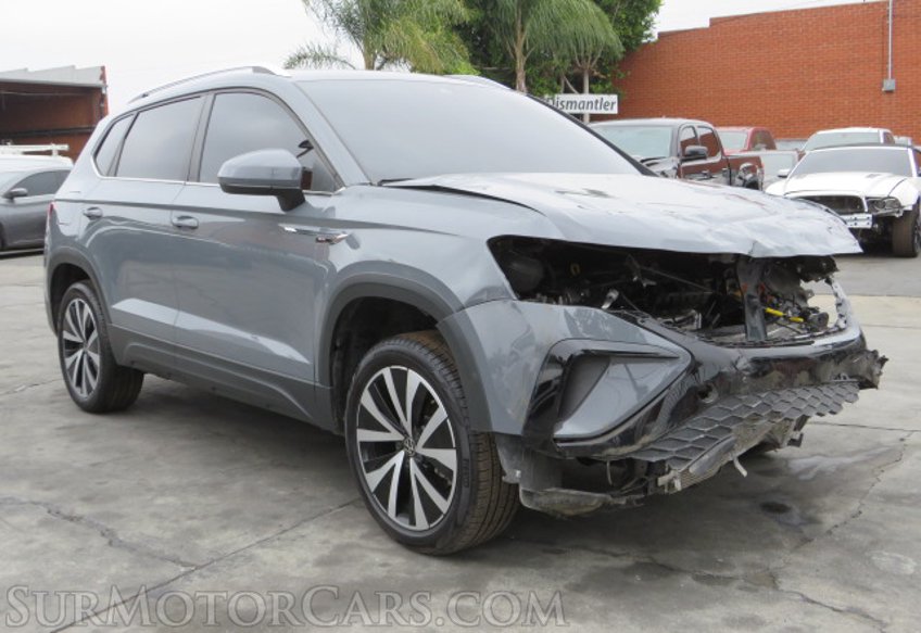 2022 Volkswagen Taos - Image 3