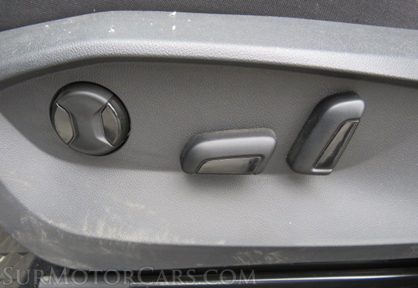 2022 Volkswagen Taos - Image 44