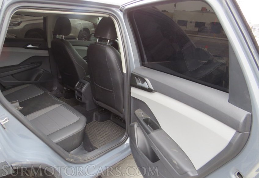 2022 Volkswagen Taos - Image 25