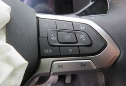 2022 Volkswagen Taos - Image 32