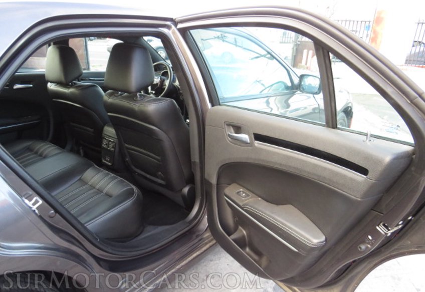 2021 Chrysler 300 - Image 23