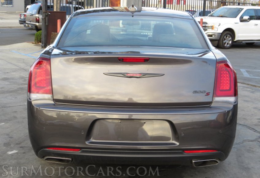 2021 Chrysler 300 - Image 10