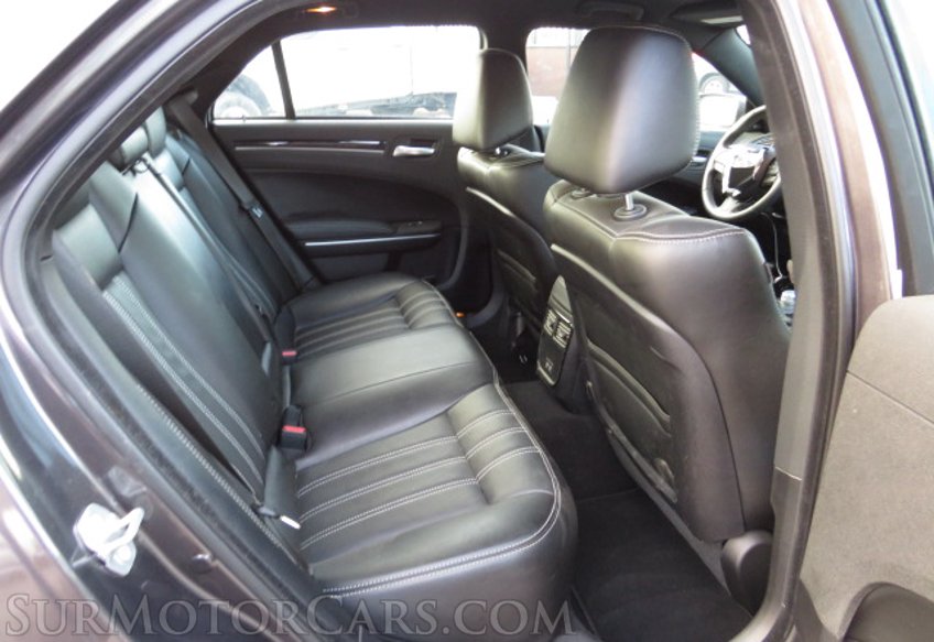 2021 Chrysler 300 - Image 31