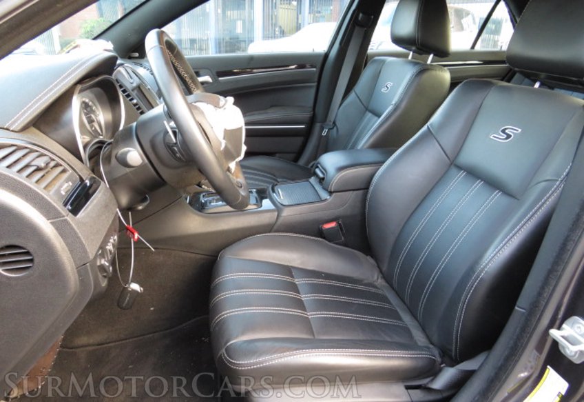 2021 Chrysler 300 - Image 24