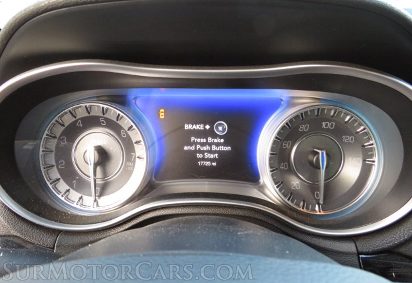 2021 Chrysler 300 - Image 33