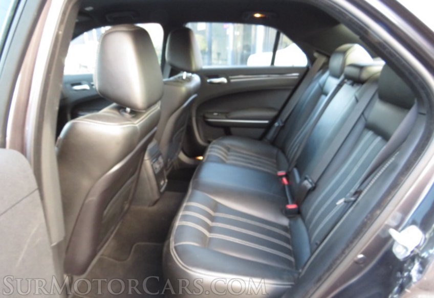 2021 Chrysler 300 - Image 28