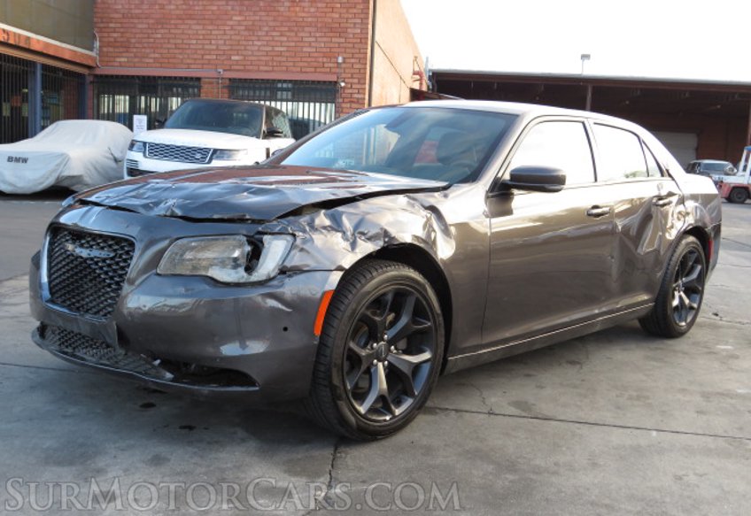 2021 Chrysler 300 - Image 4